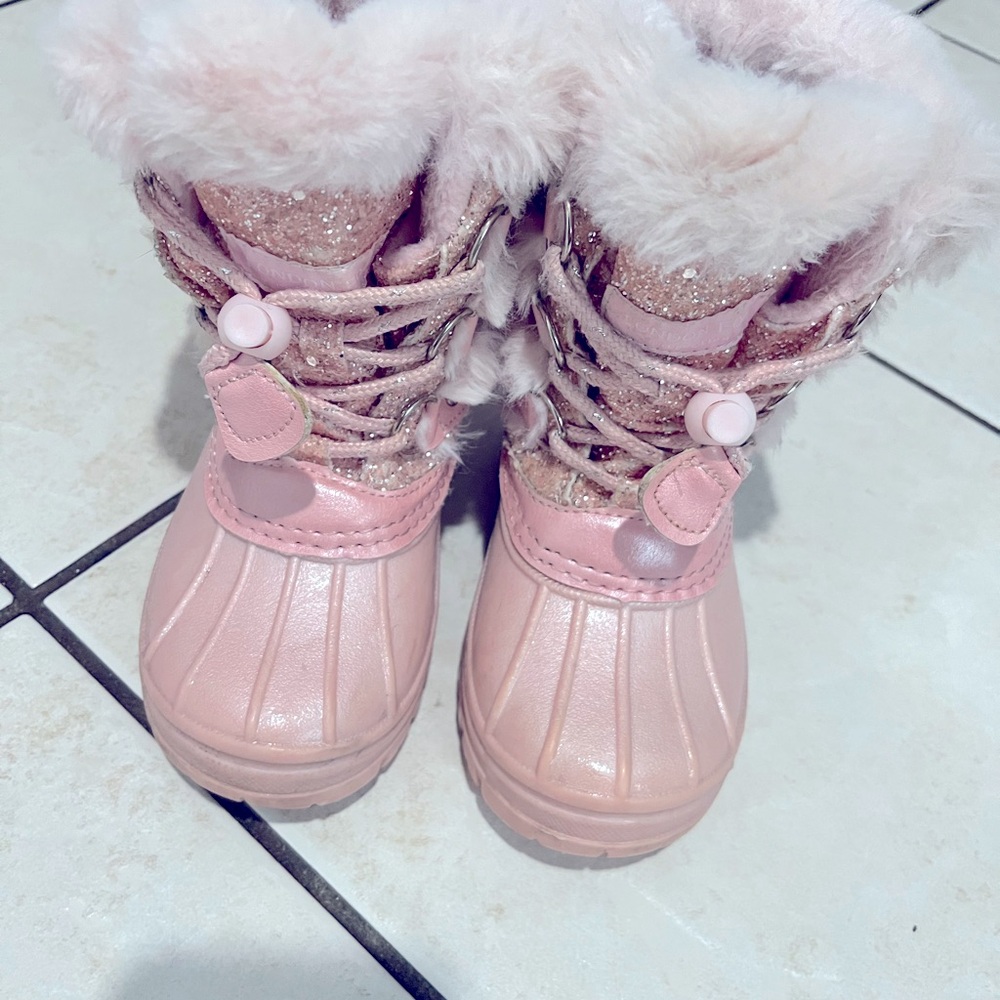 Little girl winter boots